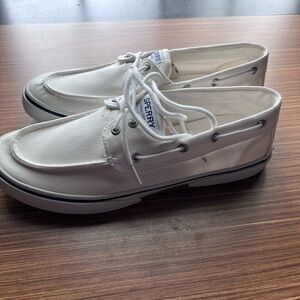 New Sperry Men’s White Boat shoes size 11.5